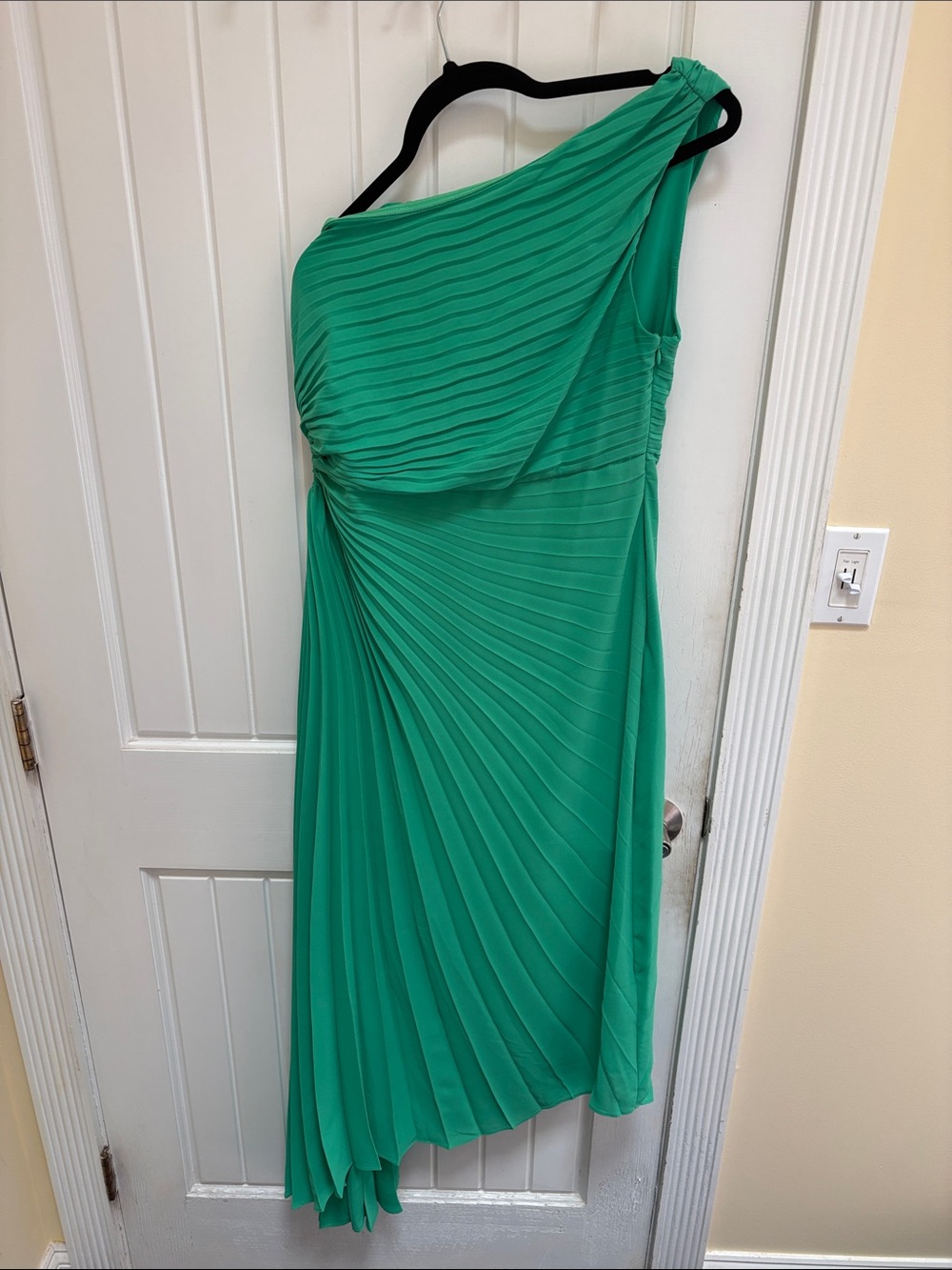 Nicole Miller One-Shoulder Pleated Green Cocktail Dress
